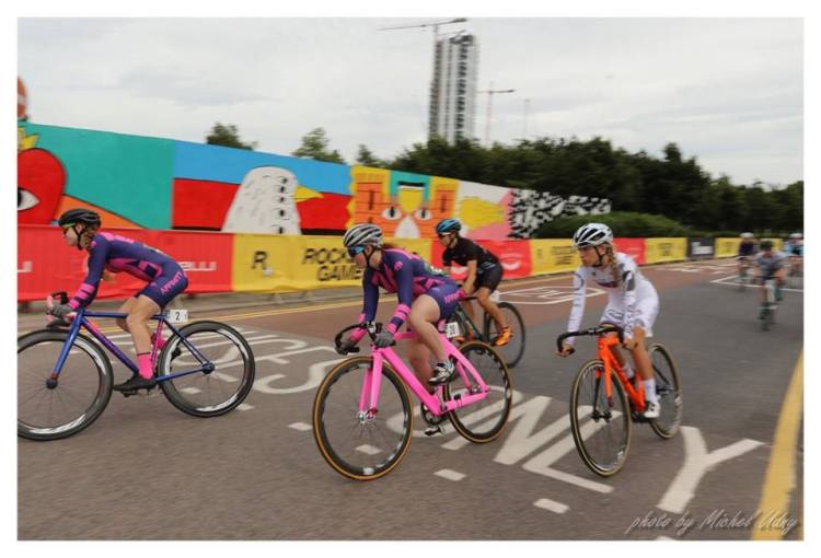 red-hook-crit-curve-wheels-lizanne-wilmot-ash-duban